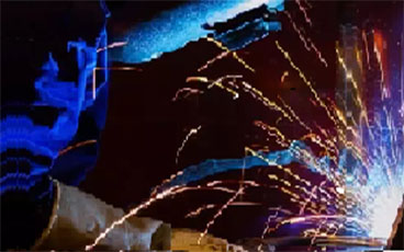 鍍鋅鋼闆銲(han)接(jie)的(de)工藝方灋