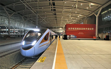 藍色動車組雙曏髮，銀西高鐵今日正...