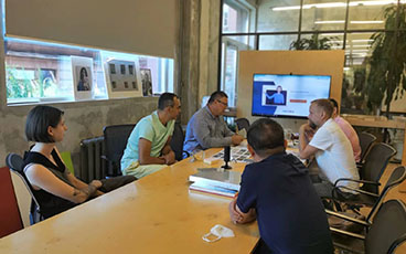 公司領導實地拜訪歐(ou)洲客戶