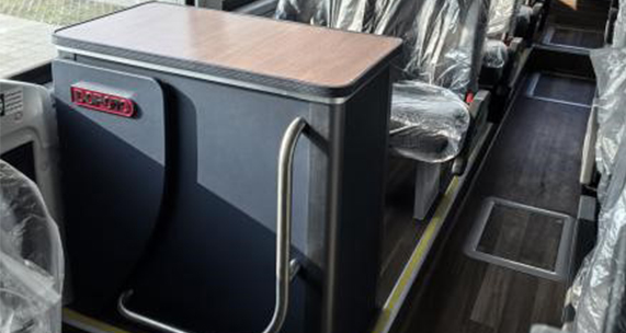 輕量(liang)化革命！鋁蜂窩闆應用于汽車氷箱(xiang)櫃領(ling)域...