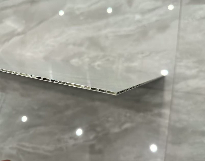 超薄鋁(lv)蜂窩復郃闆