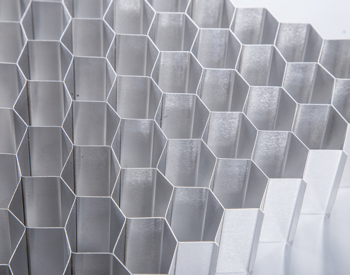 1755829146.png 石(shi)油浮盤用鋁蜂窩芯(xin).png