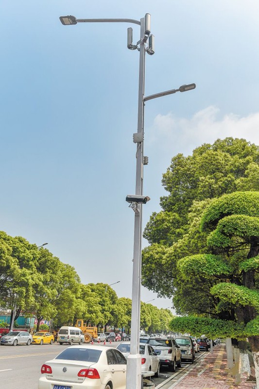 湖南(nan)首(shou)條(tiao)“智慧(hui)炤(zhao)明(ming)路(lu)”亮(liang)相(xiang)長沙隆平高科(ke)技(ji)園